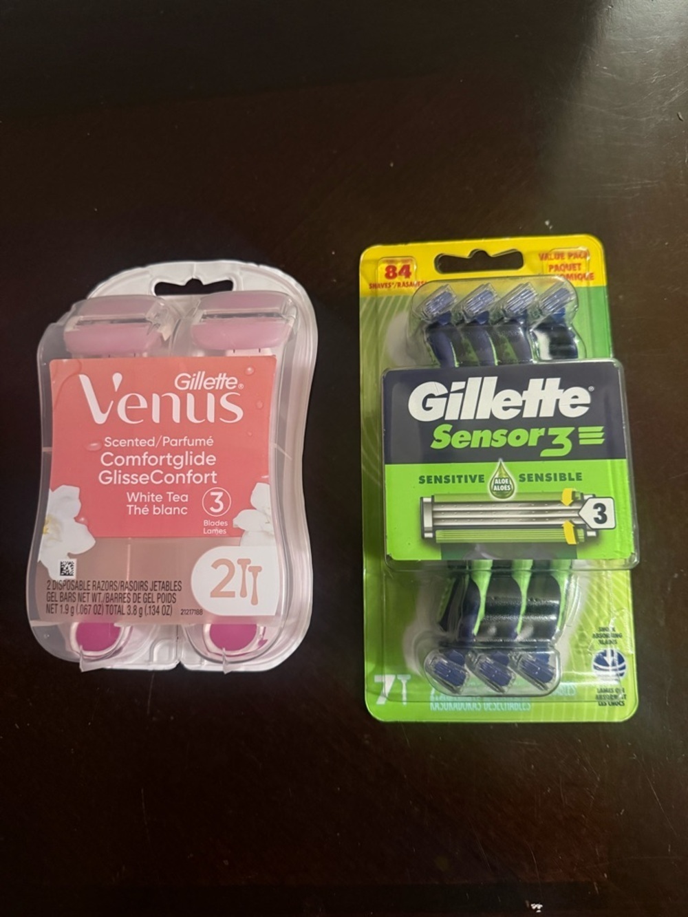 Gillette Venus White Tea Disposable Razor Pack - Pink